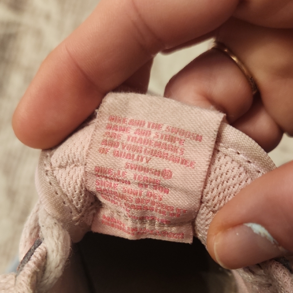 Nike Kids Sneakers in Pink and White - Picture 3 of 7